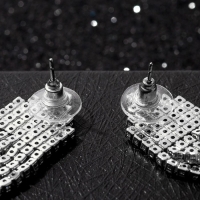 Серьги висячие со стразами &laquo;Водопад&raquo; мини треугольник, цвет белый в серебре, 8см