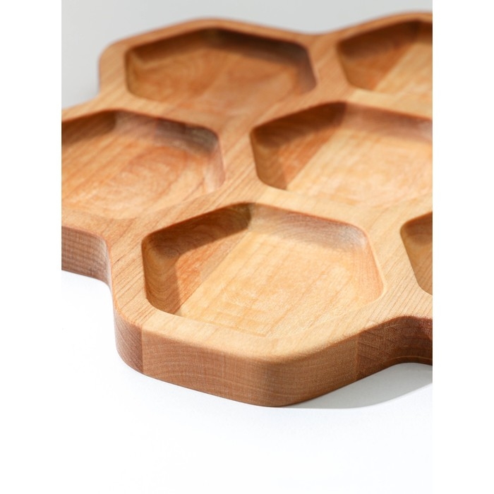 Менажница Adelica «Соты», 7 секций, d=27×1,8 см, берёза Менажница Adelica «Соты», 7 секций, d=27×1,8 см, берёза