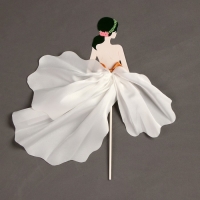 Топпер &laquo;Красотка в белом&raquo;