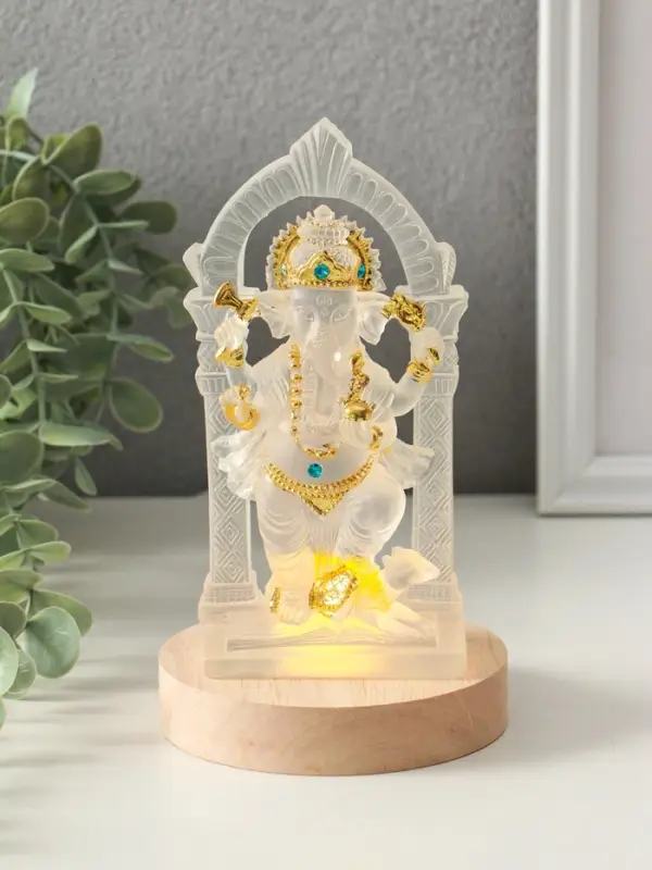 Сувенир полистоун свет "Ганеша в арке" прозрачный 10х10х18,5 см