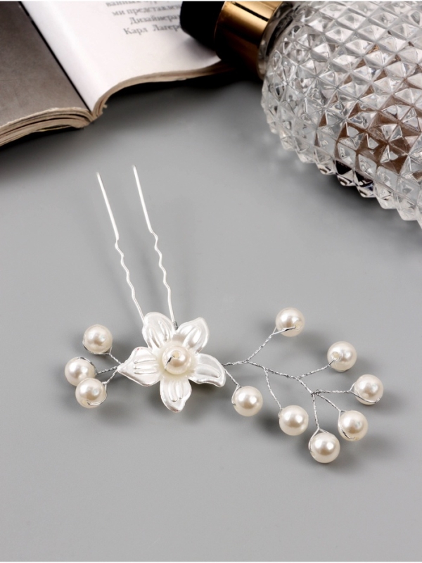 Шпилька для волос Шпилька для волос "Эмилия" цветок бусинки, 9х6 см, белый