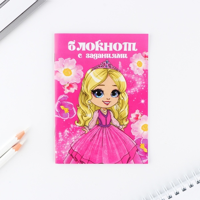 Набор: блокнот А6, карандаши (2 шт.) и восковые мелки (4 шт.) &laquo;С 8 марта&raquo;