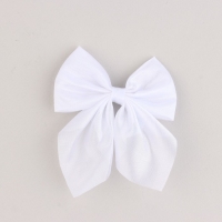 Бант для волос белый школьный «Котик» на резинке, 10х12 см Бант для волос белый школьный «Котик» на резинке, 10х12 см