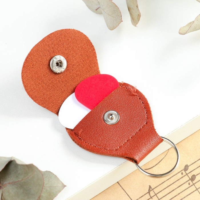 Набор медиаторов 2 шт в коричневом чехле-брелок, медиаторы микс