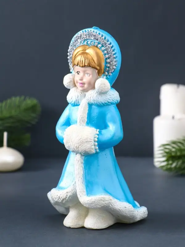 Свеча фигурная "Снегурочка" 8х7,5х15,5 см, цв. голубой