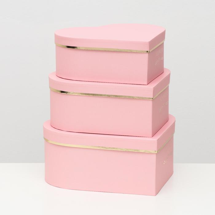 Набор коробок 3 в 1 "Сердца" розовый, 28.5 x 26 x 11 - 23.5 x 21 x 8.5 см
