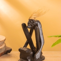 Сувенир "Абориген кузнец" дерево, 14х12х20 см