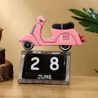 Календарь настольный "Мопед" дерево 11х5х14 см, розовый
