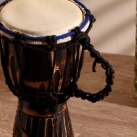 Сувенирный музыкальный инструмент барабан джембе "Тёмный" 26х14х14 см МИКС Сувенирный музыкальный инструмент барабан джембе "Тёмный" 26х14х14 см МИКС