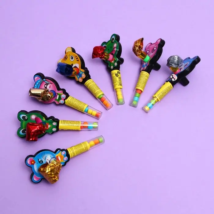 Драже сахарное"Зверята" в тубе с игрушкой, 2 г