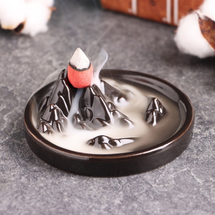 Подставка для благовоний &laquo;Горы&raquo;, стелющийся дым, 10&times;10&times;2 см