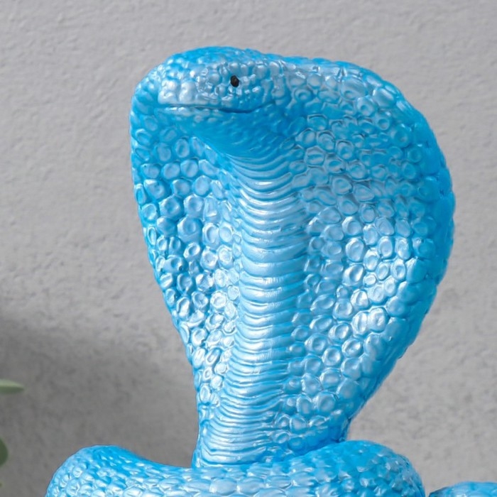 Фигурка "КОБРА НА СУНДУКЕ"  20  х 17  х 12 см.