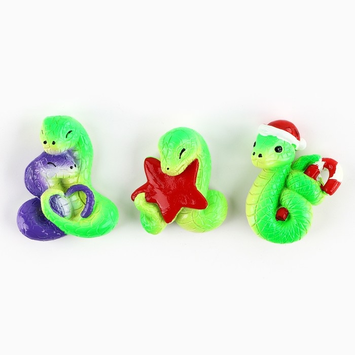 Магниты &laquo;Новогодний микс&raquo; на Новый год, 5,5 х 4,8 см