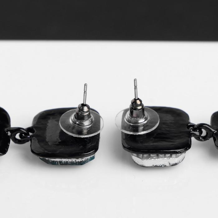 Серьги висячие со стразами &laquo;Флюид&raquo; малый, цвет бело-изумрудный в чёрном металле, 8,5 см