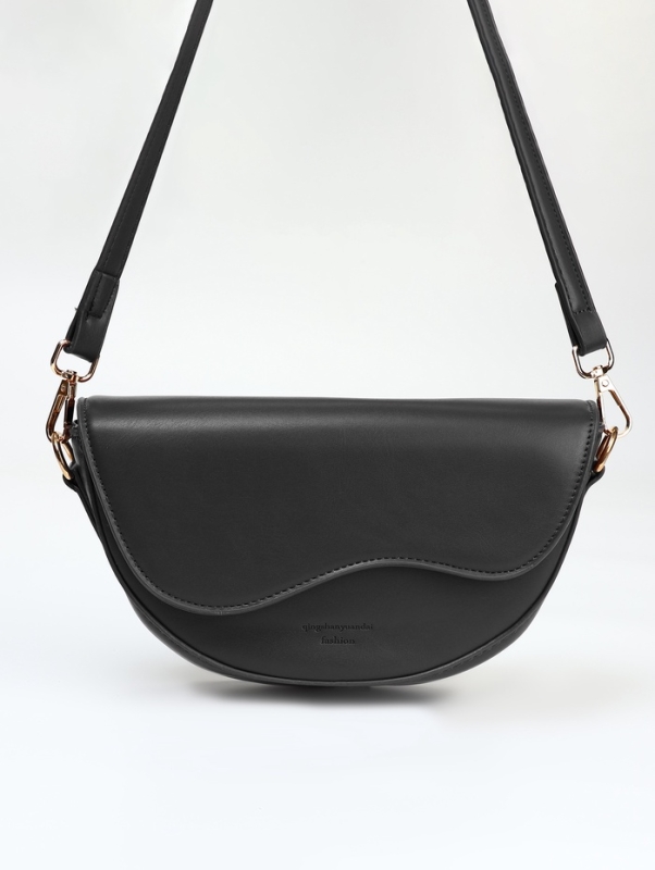 Сумка женская мессенджер на молнии, цвет чёрный