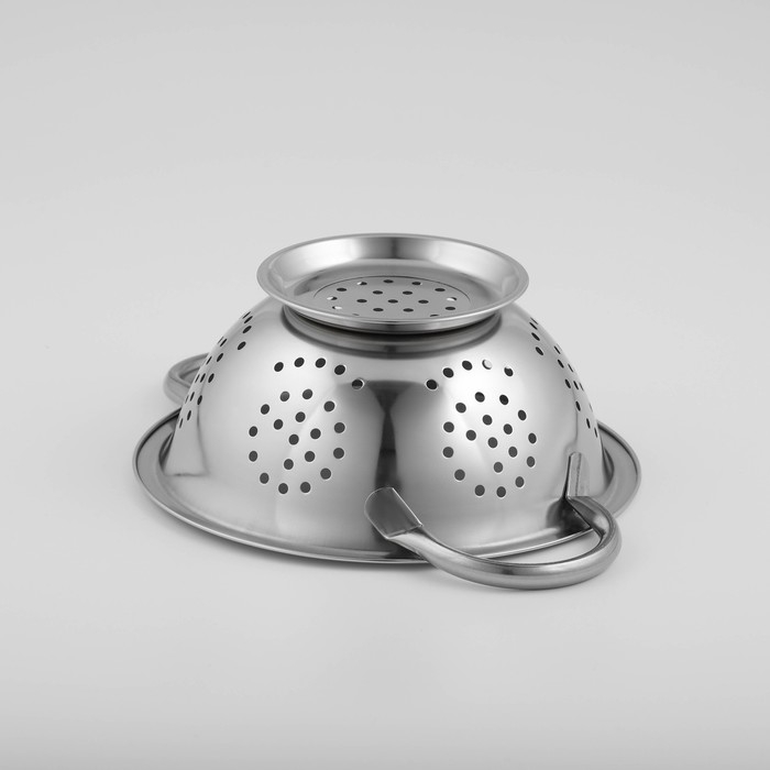 Дуршлаг из нержавеющей стали Доляна &laquo;Индия&raquo;, 1,1 л, d=20 см, на ножке, две ручки