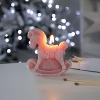 Свеча фигурная &laquo;Лошадка-качалка&raquo;, розовая