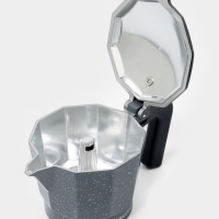 Кофеварка гейзерная "Мрамор" на 3 чашки, цвет черный Кофеварка гейзерная "Мрамор" на 3 чашки, цвет черный