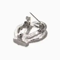 Зажим для кардигана "Ажур", корона, цвет белый в серебре