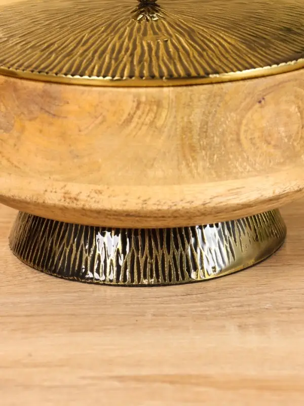 Конфетница с крышкой "Щербет" алюминиевая с манговым деревом 19х19х12 см