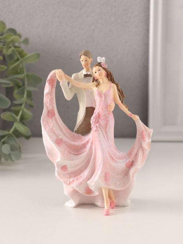 Сувенир полистоун "Танцующая пара" бело-розовый 9,5х5х13 см