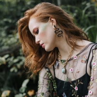 Новый год! Символ года 2025! Серьги «Змеи» изогнутые, цвет чёрный в золоте Новый год! Символ года 2025! Серьги «Змеи» изогнутые, цвет чёрный в золоте