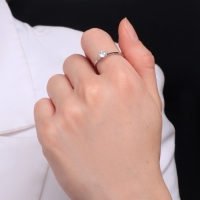 Кольцо XUPING мерцание, цвет белый в серебре, размер 17 Кольцо XUPING мерцание, цвет белый в серебре, размер 17