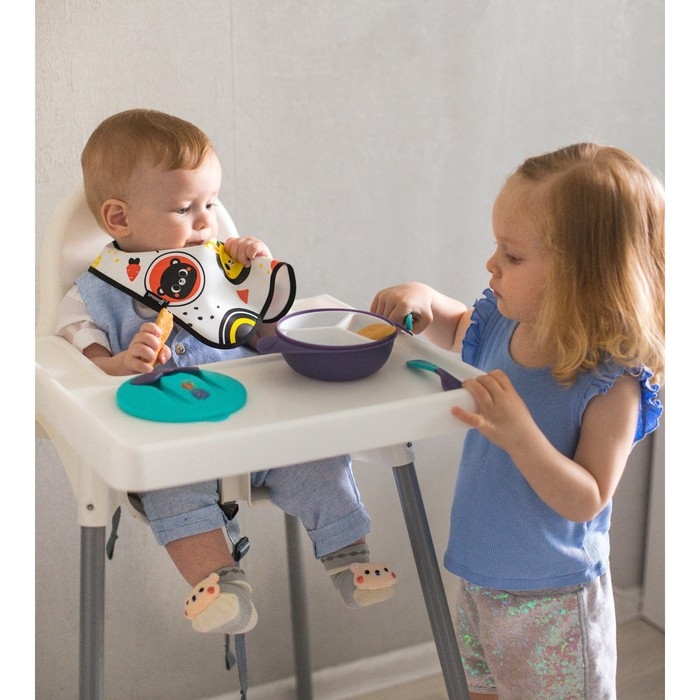 Нагрудник для кормления &laquo;Малыши&raquo; Г. Доман непромокаемый на липучке, с карманом