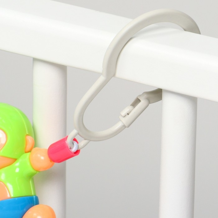 Растяжка на коляску/кроватку &laquo;Цыпленок, зайчик, обезьянка&raquo;, 3 игрушки, цвет МИКС, Крошка Я