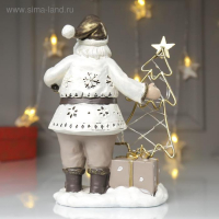 Сувенир полистоун свет "Дед Мороз в перламутр. кафтане у ёлочки - снежинки" 22,5х9,5х16 см Сувенир полистоун свет "Дед Мороз в перламутр. кафтане у ёлочки - снежинки" 22,5х9,5х16 см