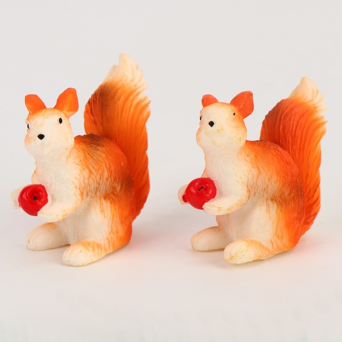 Миниатюра кукольная &laquo;Белочка с яблоком&raquo;, набор 2 шт., размер 1 шт. &mdash; 5 &times; 4 см