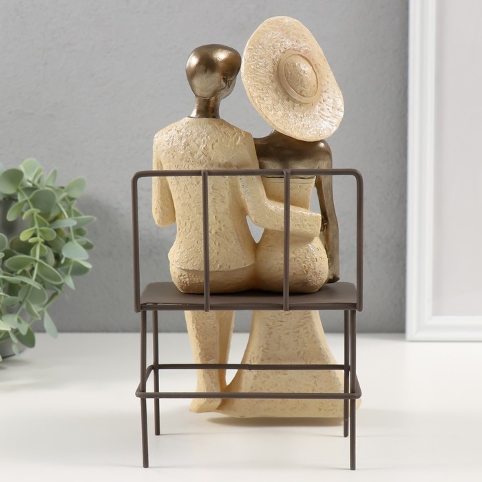 Сувенир полистоун "Стильная пара на скамейке" 13х12,5х24,5 см