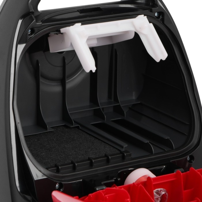 Пылесос PANASONIC MC-CG713R, мешок, 2000 Вт, 6 л, 65 дБ, шнур 5 м, красный Пылесос PANASONIC MC-CG713R, мешок, 2000 Вт, 6 л, 65 дБ, шнур 5 м, красный