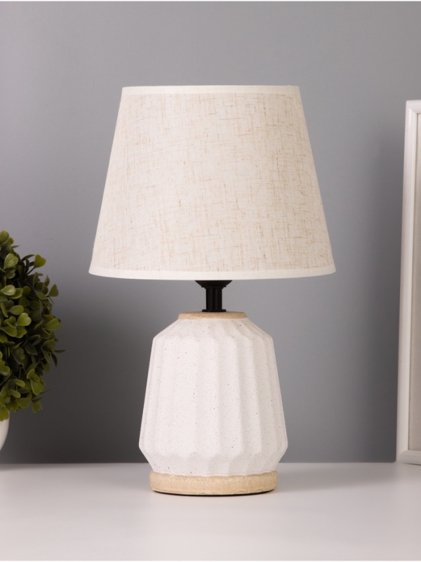 Лампа настольная Лампа настольная "Грани" 1х40Вт Е27 белый 20х20х31см МОДЕЛЬ: