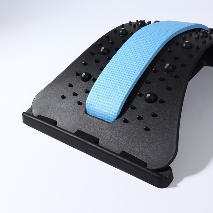 Массажёр для спины, трёхуровневый, с магнитом, 36 &times; 23 см, цвет МИКС