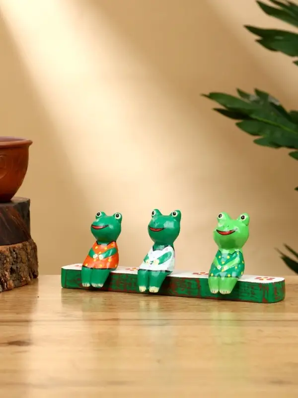Сувенир "Лягушата на скамейке" дерево 18х4х7 см