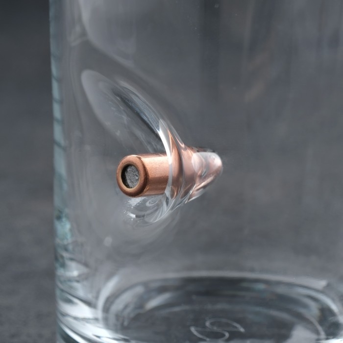 Набор Набор "Непробиваемый. Limited черный", штоф с пулей, 2 стакана для виски с пулей