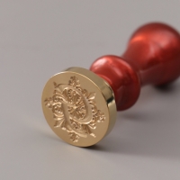 Печать для сургуча с пластиковой ручкой "Буква G на вензеле" 2,5х2,5х6,3 см