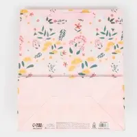 Пакет подарочный ламинированный, упаковка, &laquo;Ты красивая&raquo;, радужная голография, ML 23 х 27 х 11.5 см