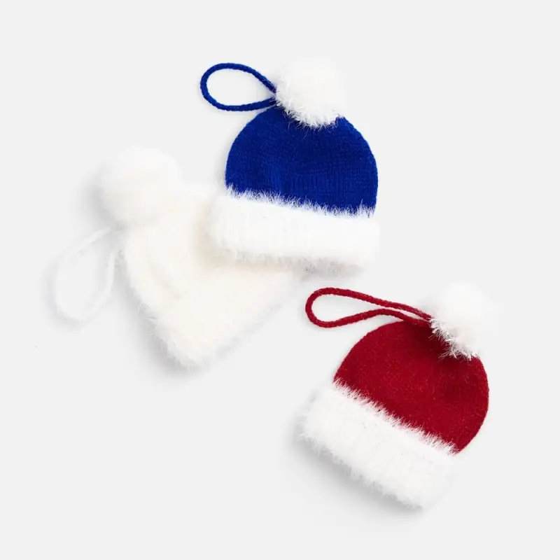 Подвеска на елку &laquo;Вьюшка&raquo;, шапочка, белая