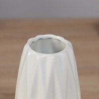 Ваза керамика настольная "Хайди" грани стиль, 20,5х6,5 см, бело-зелёный