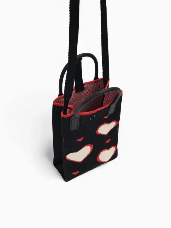 Сумка подр Сердца, 12*4*17, отд на кнопке, дл ремень, черный