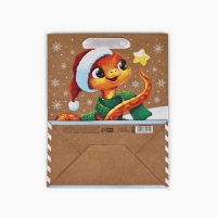 Пакет подарочный новогодний крафтовый вертикальный &laquo;Змея 2025&raquo;, MS 18 х 23 х 10 см, Новый год