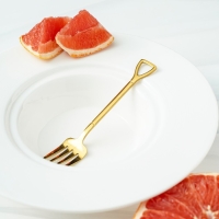 Вилка десертная из нержавеющей стали Magistro &laquo;Грабли&raquo;, длина 12 см, цвет золотой