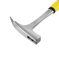 Молоток кровельщика ТУНДРА, цельнокованый, боек с магнитом, 2К рукоятка, 600 г