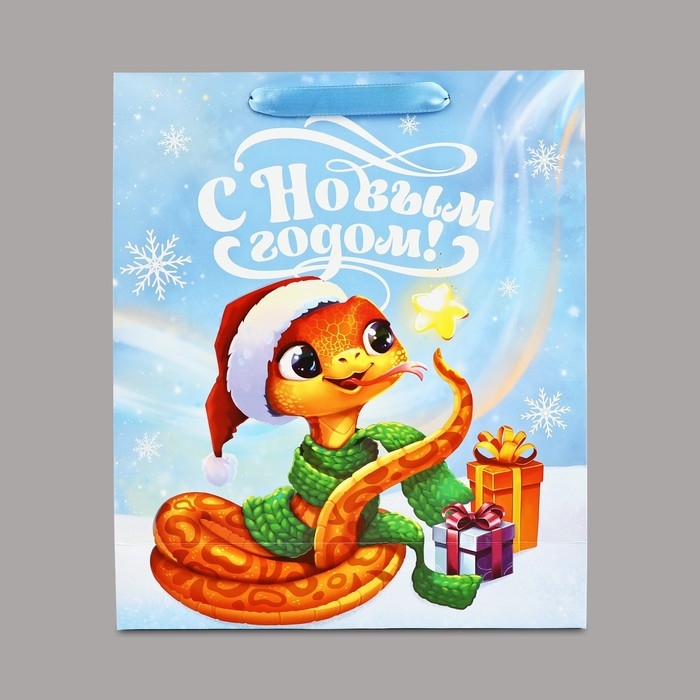 Пакет подарочный новогодний ламинированный &laquo;Змея 2025&raquo;, M 26 х 30 х 9 см, Новый год