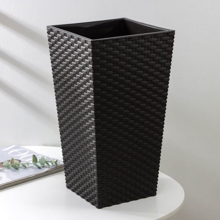 Кашпо для цветов со вставкой &laquo;Ротанг&raquo;, вставка 4,9 л, цвет коричневый