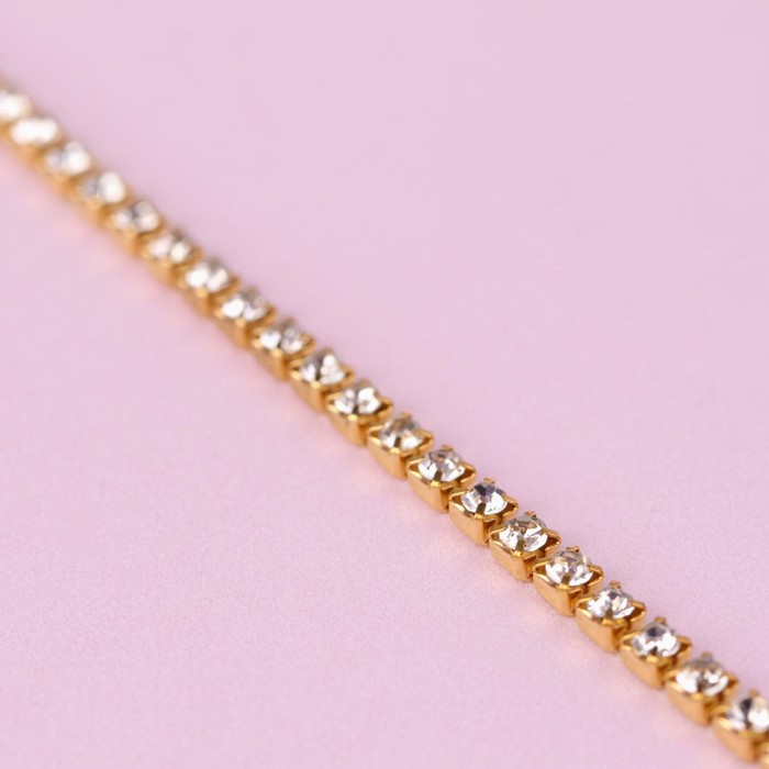 Цепь со стразами, металл, стекло, 2,5 мм, 9 &plusmn; 1 м, цвет золотой