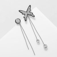 Серьги висячие со стразами «Бабочка» и круг, цвет чёрно-белый в серебре Серьги висячие со стразами «Бабочка» и круг, цвет чёрно-белый в серебре