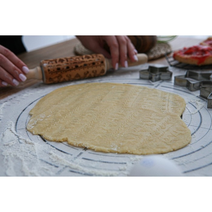 Скалка новогодняя Доляна, фигурная, 30&times;4 см, рабочая часть 11,5 см, вращающаяся